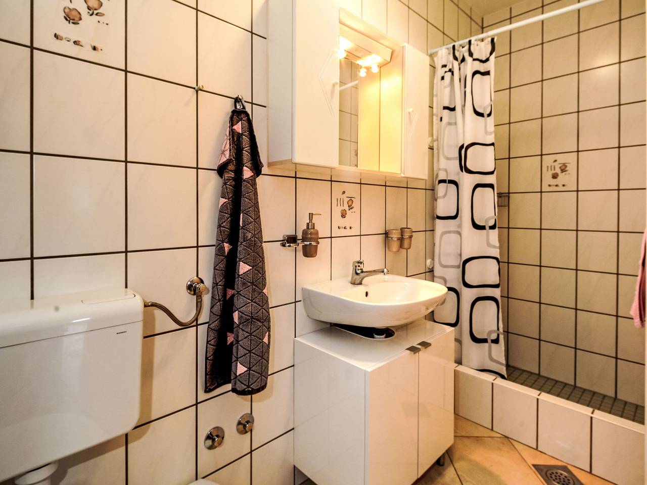 Ganze Wohnung, Niki mit Meerblick in Raša, Ostküste Istrien