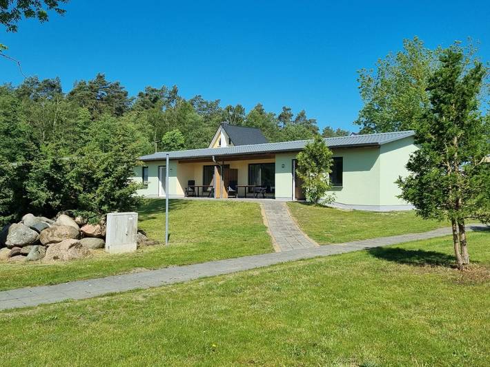 Ferienhaus für 4 Personen, mit Terrasse in Warin