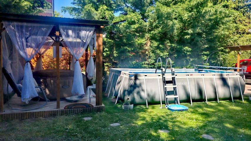 Dom gościnny dla 5 osób, z Jacuzzi i Taras oraz Ogród i Basen w Miszkolc