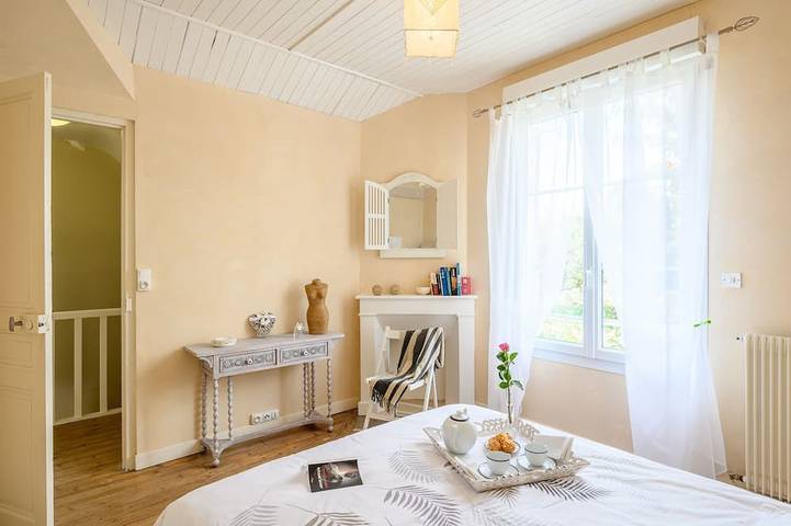 Maison de vacances, environnement calme et verdoyant in Saint-Just-en-Chaussée, Oise