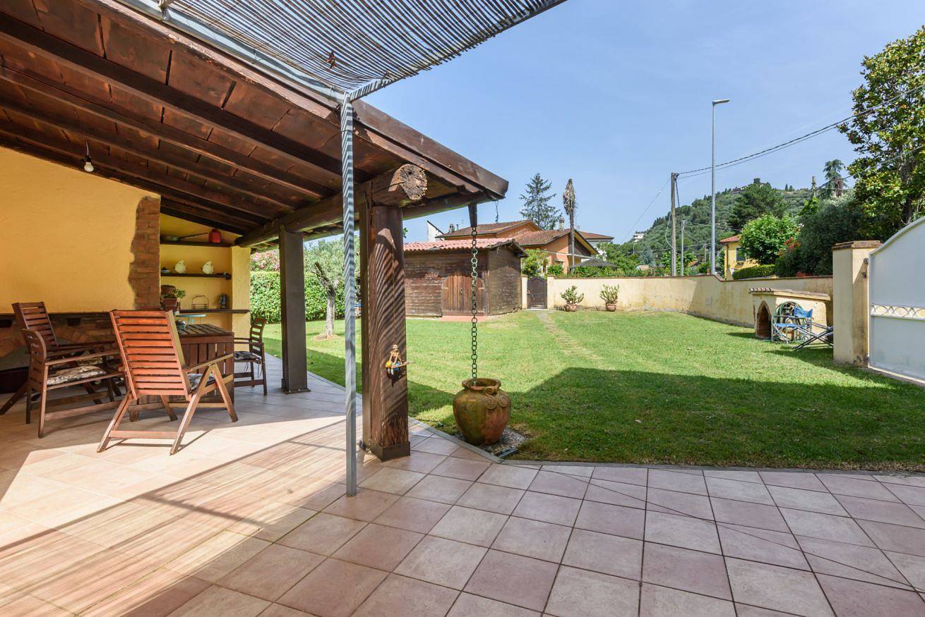 Casina Franca by Mmega in Camaiore, Costa de la Maremma