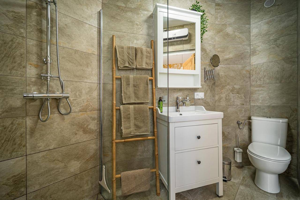 Appartement entier, One-Bedroom Apartment in Frontonas, Région de La Tour-du-Pin