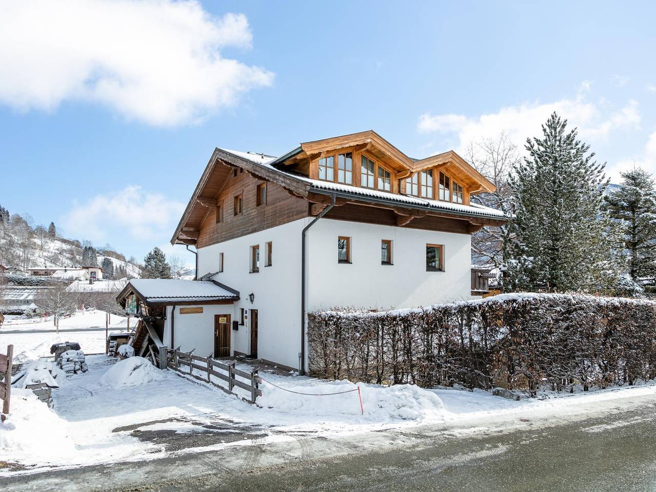Ganze Wohnung, Schöne Ferienwohnung, 240m zu Skilift und Zentrum in Brixen im Thale, Kaisergebirge