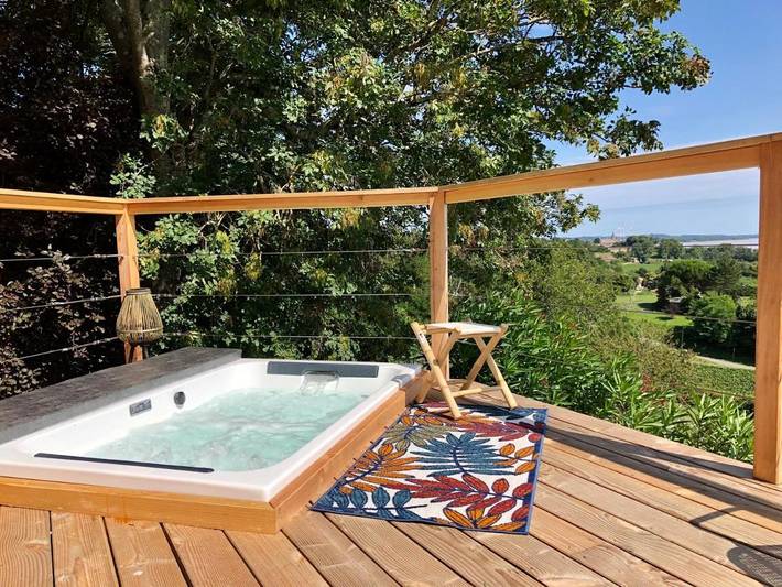 Gîte pour 2 personnes, avec vue et jardin à Bourg - 3