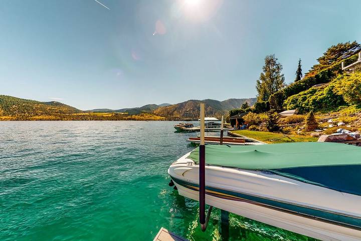 Vacation rental for 10 people, with yard and balcony in Lake Chelan