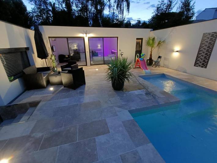 Location de vacances pour 2 personnes, avec terrasse ainsi que jacuzzi et piscine à Artigues-près-Bordeaux - 3