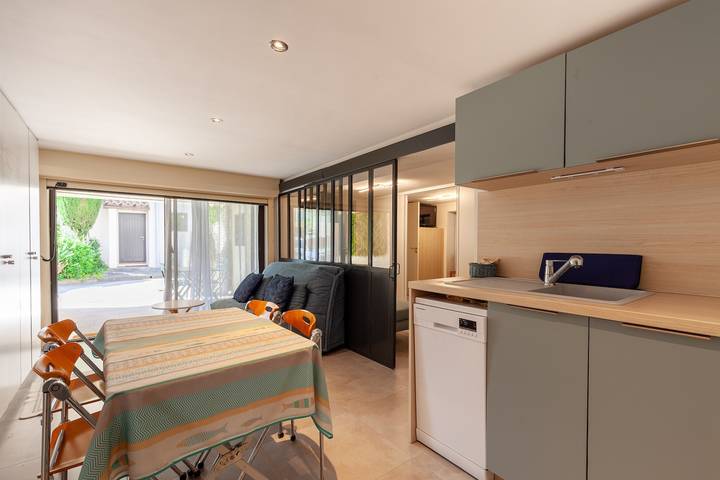 Geheel appartement, Appartement 'Hanou - 4 Persoons' met Privé Terras in Bandol, Middellandse Zeekust (Frankrijk)