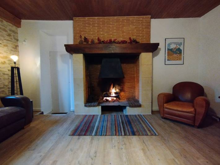 Gîte pour 10 personnes, avec terrasse ainsi que piscine et jardin à Sarlat-la-Canéda - 4