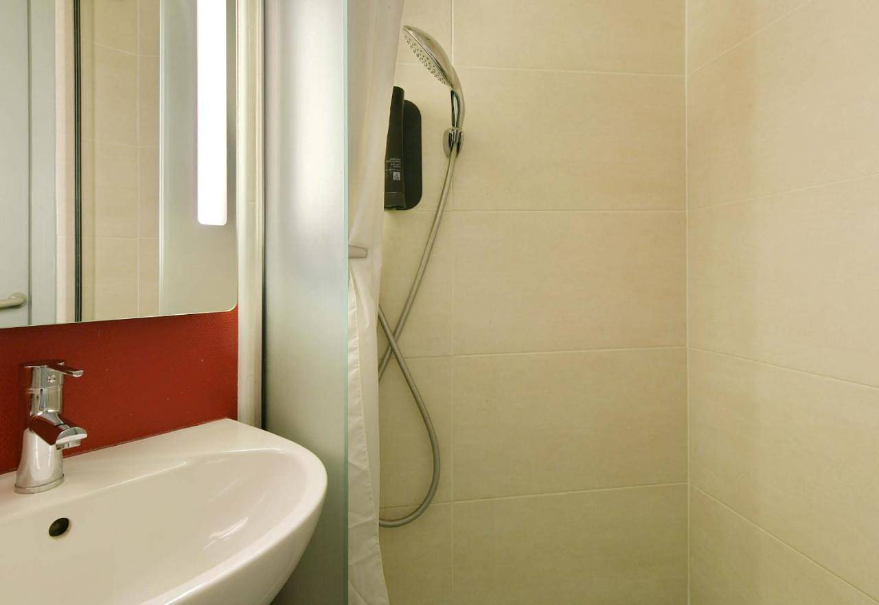 B&B Hotel Le Mans Nord 1 in Saint-Saturnin, Sarthe