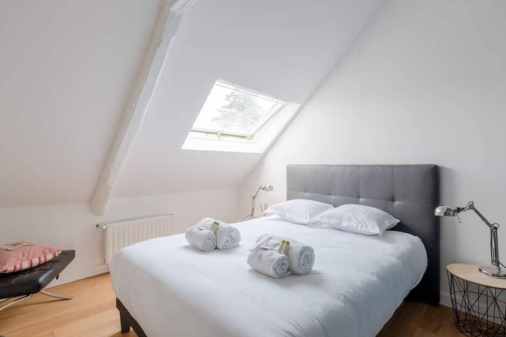 Maison de charme dans joli hameau proche plages in Créhen, Région de Dinan