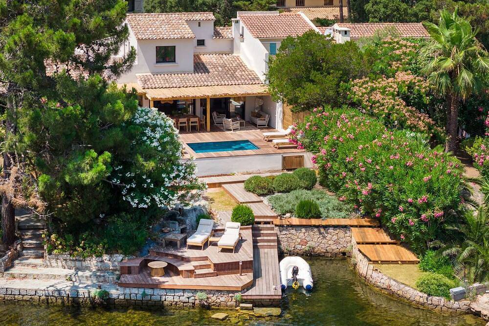 Villa  Sur Le Lagon De St Cyprien in San Ciprianu, Lecci