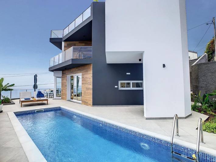 Villa para 4 pessoas, com vista e terraço e ainda piscina em Madeira