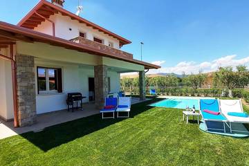 Villa für 10 Personen, mit Garten, mit Haustier in Gardasee-Lombardei