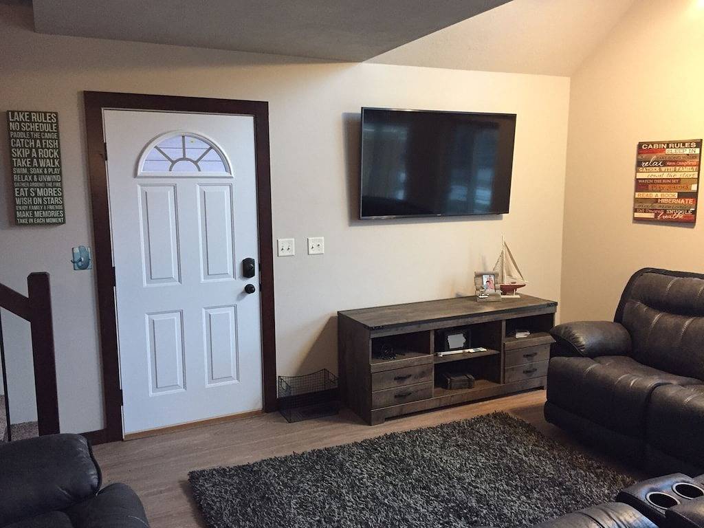 Nagelneue Okoboji Ferienhütte mit großem Pool im Hinterhof !!! Brücken Bucht !! in Dickinson County