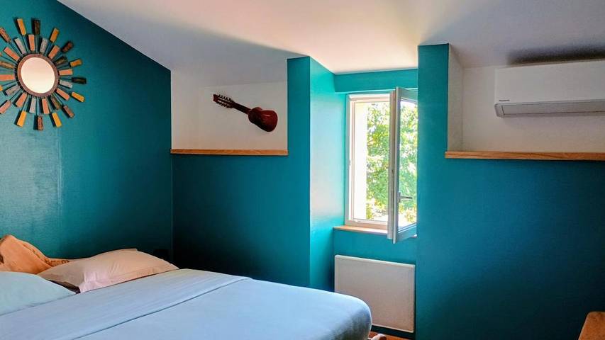 Gîte pour 4 personnes, avec jardin ainsi que terrasse et vue à Saint-Michel-Mont-Mercure