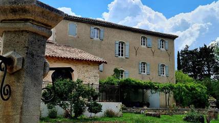 Chambre d’hôte pour 2 personnes, avec terrasse ainsi que jardin et piscine à Saint-Rémy-de-Provence