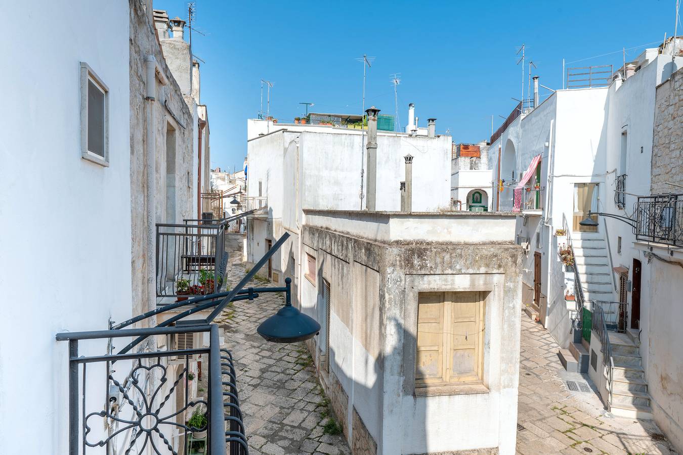 Casa vacanze 'Rocco 19' con balcone, Wi-Fi e aria condizionata in Ceglie Messapica, Salento