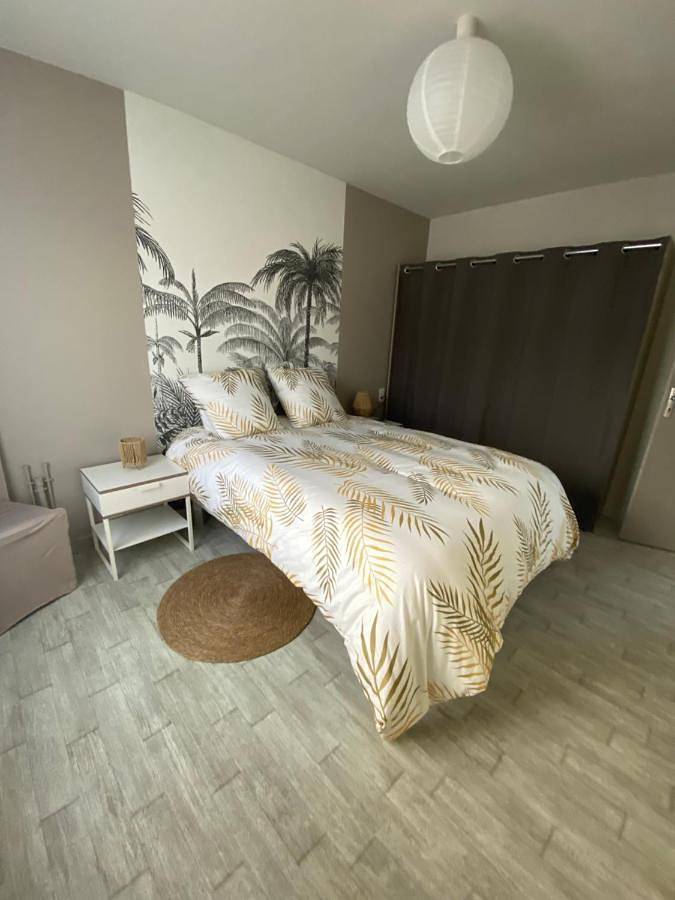 Gîte pour 2 personnes, avec terrasse à Jugon-les-Lacs - 3