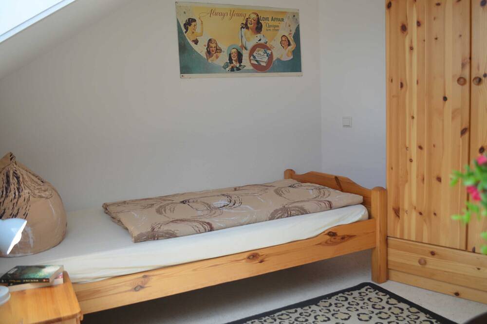 Ganze Wohnung, 3-Raum-Ferienwohnung Bechinger, Dusche/Wc, 54 qm, Dg - Haus Bechinger in Markdorf, Region Bodensee-Oberschwaben