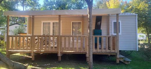 Camping pour 5 personnes, avec jacuzzi et piscine ainsi que sauna et jardin à Seignosse