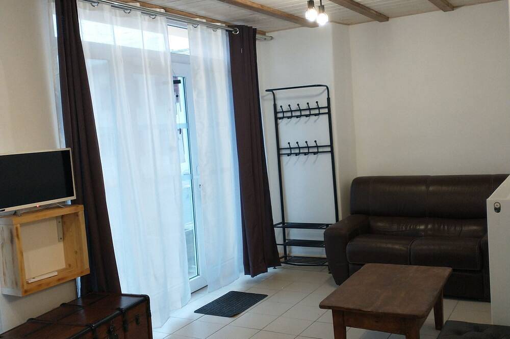 Ganze Wohnung, Gite le Saint Nicolas, Appartement 6 Personnes in La Rixouse, Regionaler Naturpark Hochjura