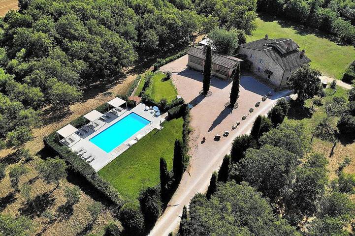 Villa for 16 people, with garden in San Gimignano