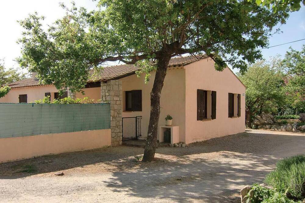 In Balazuc (klassifiziertes Dorf): 4 p gite + Schwimmbad und Fluss! in Balazuc, Ardèche