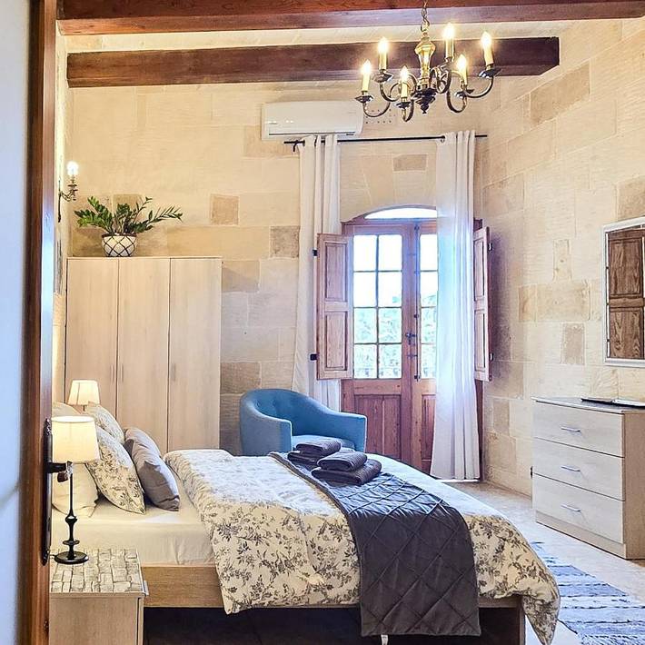 BnB für 12 Personen, mit Balkon und Ausblick sowie Pool auf Malta - 4