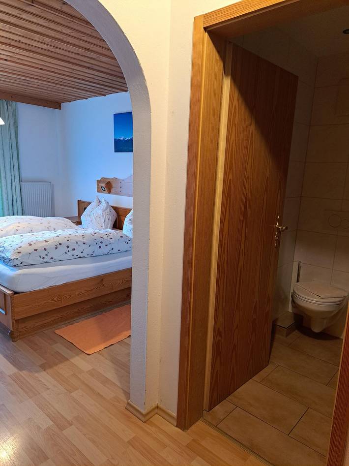 Pension Anötzlehen Murf - double room, with shower and toilet, either with balcony or terrace in Obersalzberg, Berchtesgaden