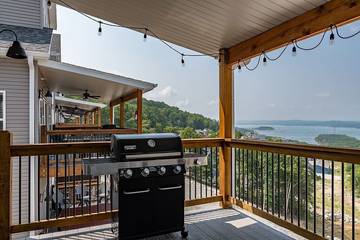Vacation House for 14 Guests in Ozark Mountains, Table Rock Lake, Picture 4