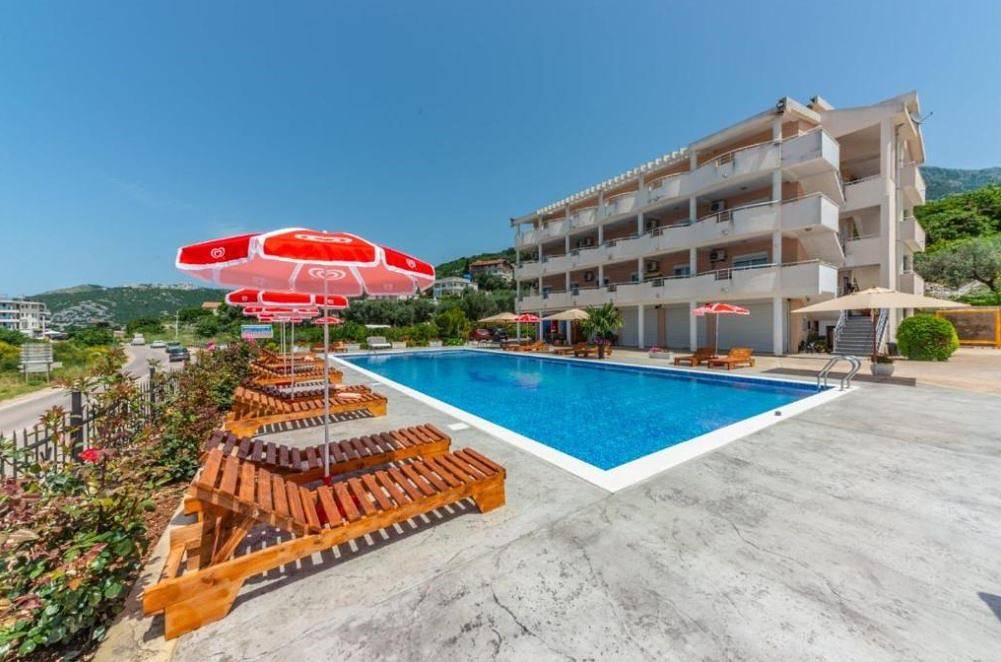 Geheel appartement, Vakantieappartement voor 3 personen met balkon/terras in Dobra Voda, Montenegro Coast