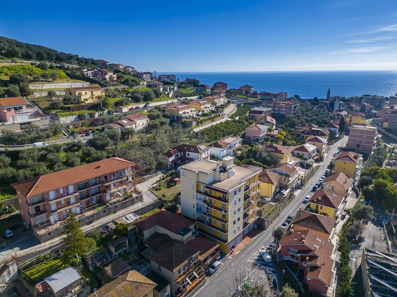 Appartamento intero, Casa Lisara - Appartamento con aria condizionata e balcone in San Lorenzo al Mare, Riviera di Ponente