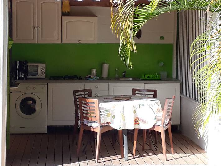 Gîte pour 4 personnes, avec piscine et jacuzzi ainsi que jardin et terrasse en Guadeloupe - 2