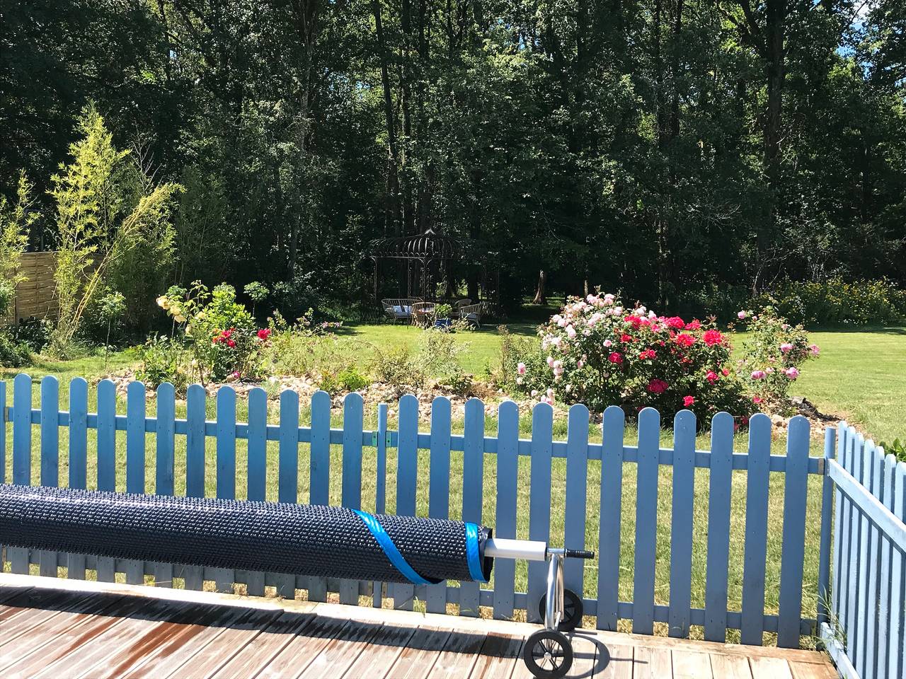 Casa de vacaciones 'Domaine Du' con piscina compartida, terraza privada y Wi-Fi in Luynes, Región de Tours