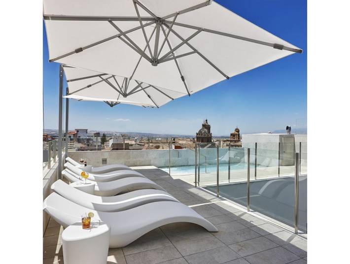 Hôtel pour 10 personnes, avec terrasse ainsi que sauna et piscine