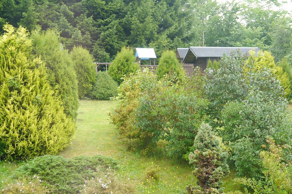 Familienferienwohnung, Kinderzimmer,  Spielplatz im Garten, 2-4 Personen in Bad Brambach, Chemnitz und Umgebung