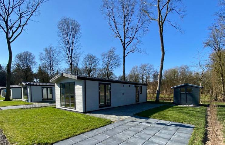 Camping voor 4 personen, with Terras and Tuin as well as Kinderzwembad and Zwembad in het Nationaal Park Weerribben-Wieden