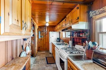 Vacation House for 4 Guests in Moosehead Lake, Maine, Picture 3