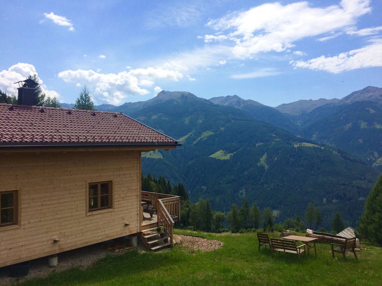 Berghütte mit Blick auf die Berge in Rangersdorf, Bezirk Spittal an der Drau