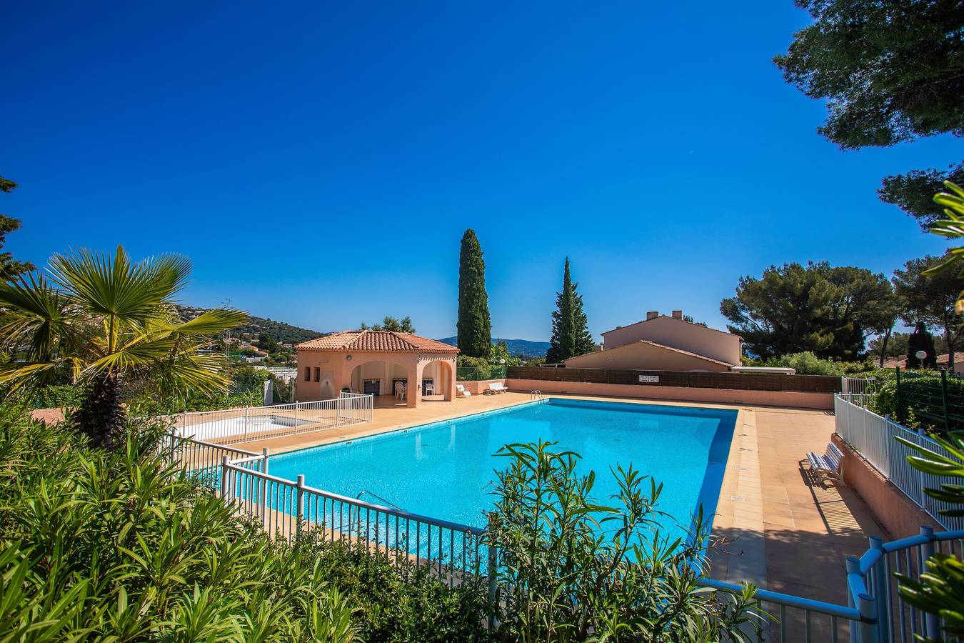 Holiday Home 'Maison De Gathen' with Sea View, Shared Pool and Air Conditioning in Cavalaire-sur-Mer, Mediterranean Coast (France)