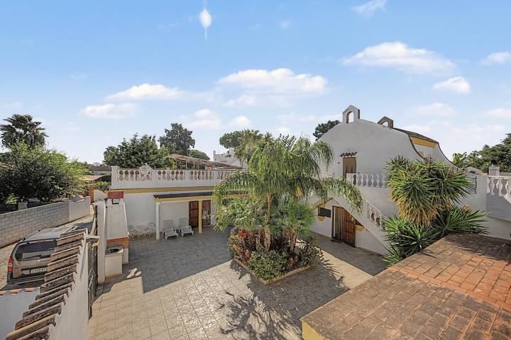 Casa rural para 14 personas, con Jardín en Conil de la Frontera