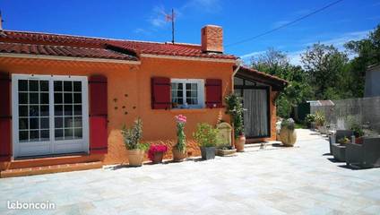Gîte pour 6 personnes, avec piscine à Forcalqueiret