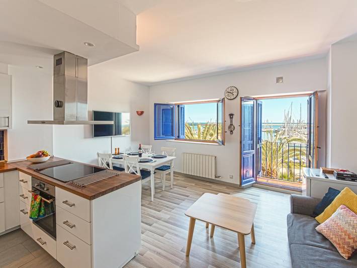 Appartement de vacances entier, Appartement de vacances pour 5 personnes avec balcon/terrasse in Vilanova i la Geltrú, Garraf