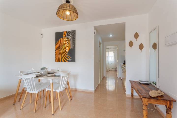 Apartamento entero, Apartamento vacacional 'Casa Piña Colada' con balcón y Wi-Fi in Oasis Tamarindo, La Oliva
