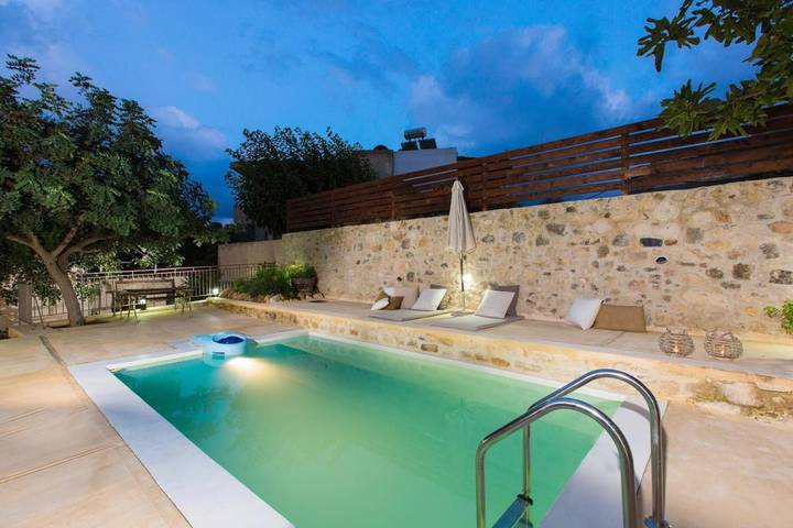 Villa per 8 persone, con piscina e giardino nonché panorama, con animali domestici - 1