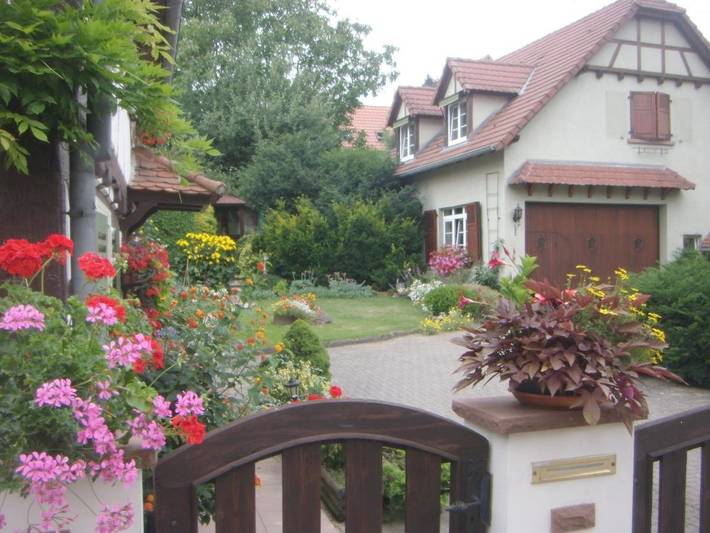Gîte pour 4 personnes, avec jardin ainsi que sauna et vue à Merkwiller-Pechelbronn