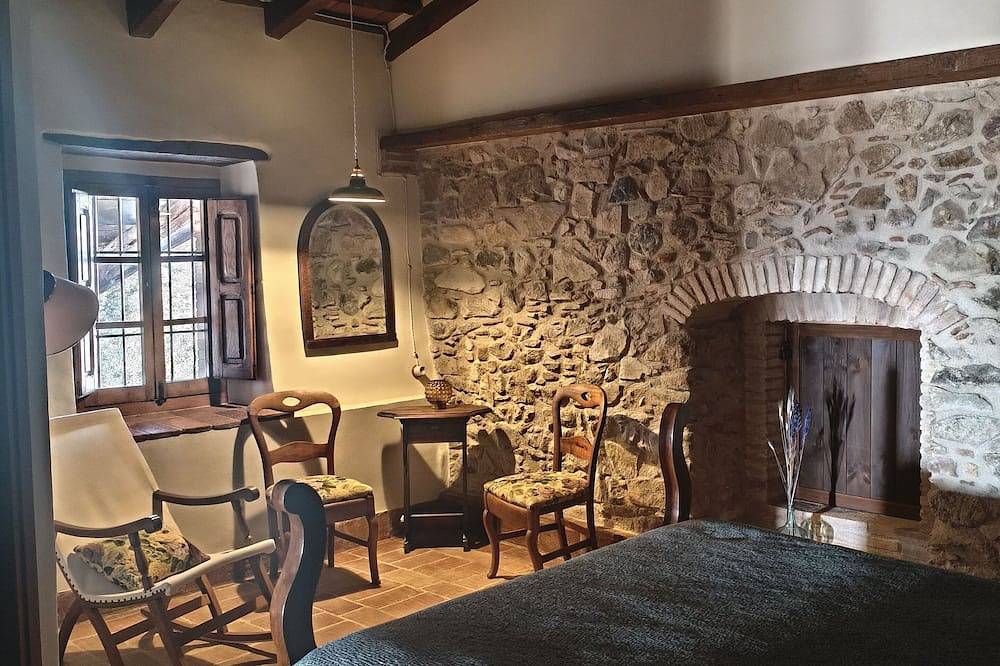 13th-Century Restored Masia with 5 Rooms – Nature Retreat in La Garriga in La Garriga, Interior de Barcelona