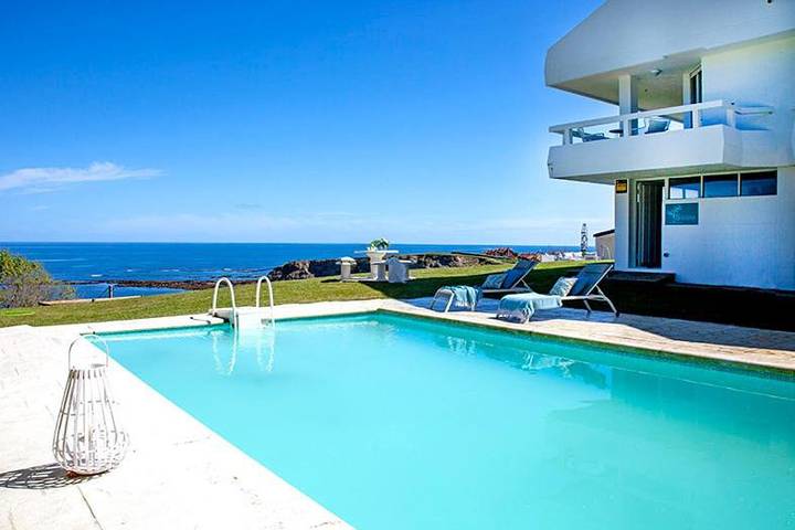Casa rural para 28 personas, con jardín además de piscina y vistas en Comillas