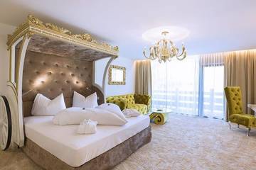 Ferienhaus für 2 Personen, mit Sauna und Whirlpool sowie Pool und Balkon in Seefeld in Tirol