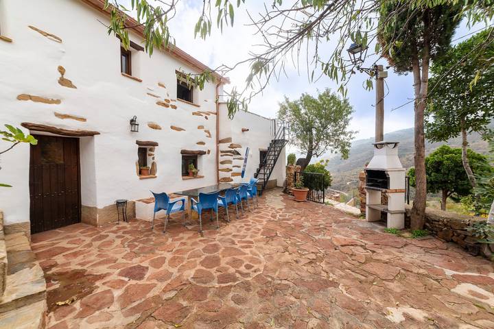 Casa de vacaciones para 6 personas, con Jacuzzi y Jardín en Laroya, Cordillera Penibética